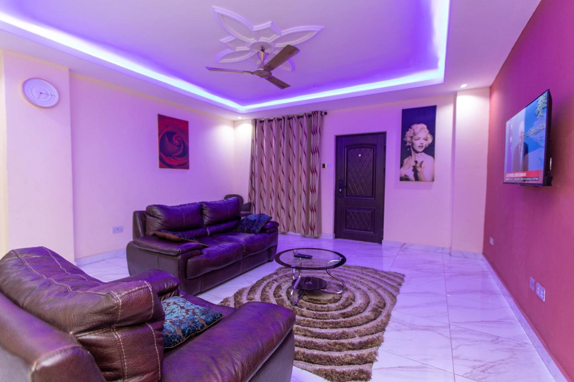 Washington Apartments - Just 25Mins Drive From The Airport Kwashieman Exterior photo
