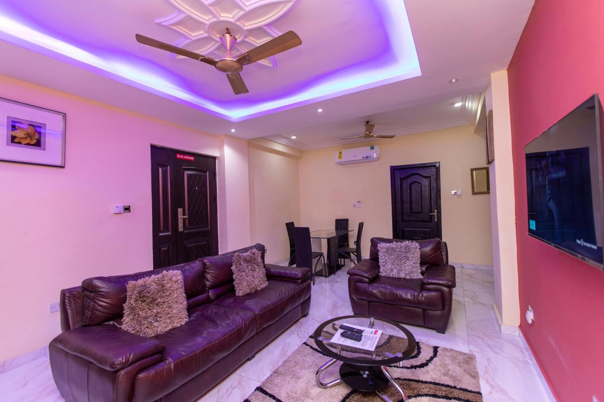 Washington Apartments - Just 25Mins Drive From The Airport Kwashieman Exterior photo