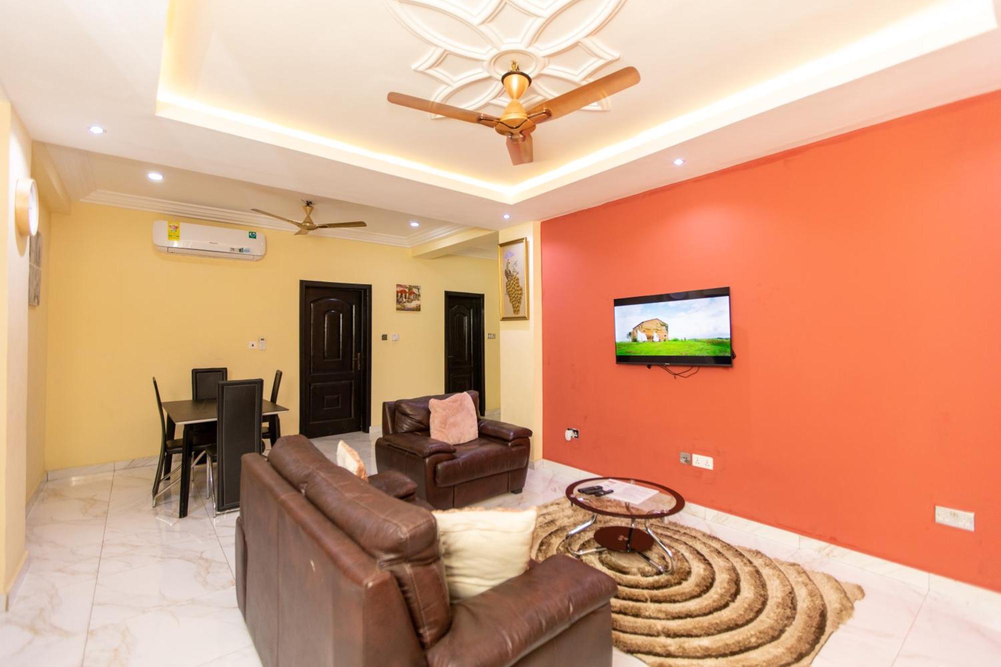 Washington Apartments - Just 25Mins Drive From The Airport Kwashieman Exterior photo