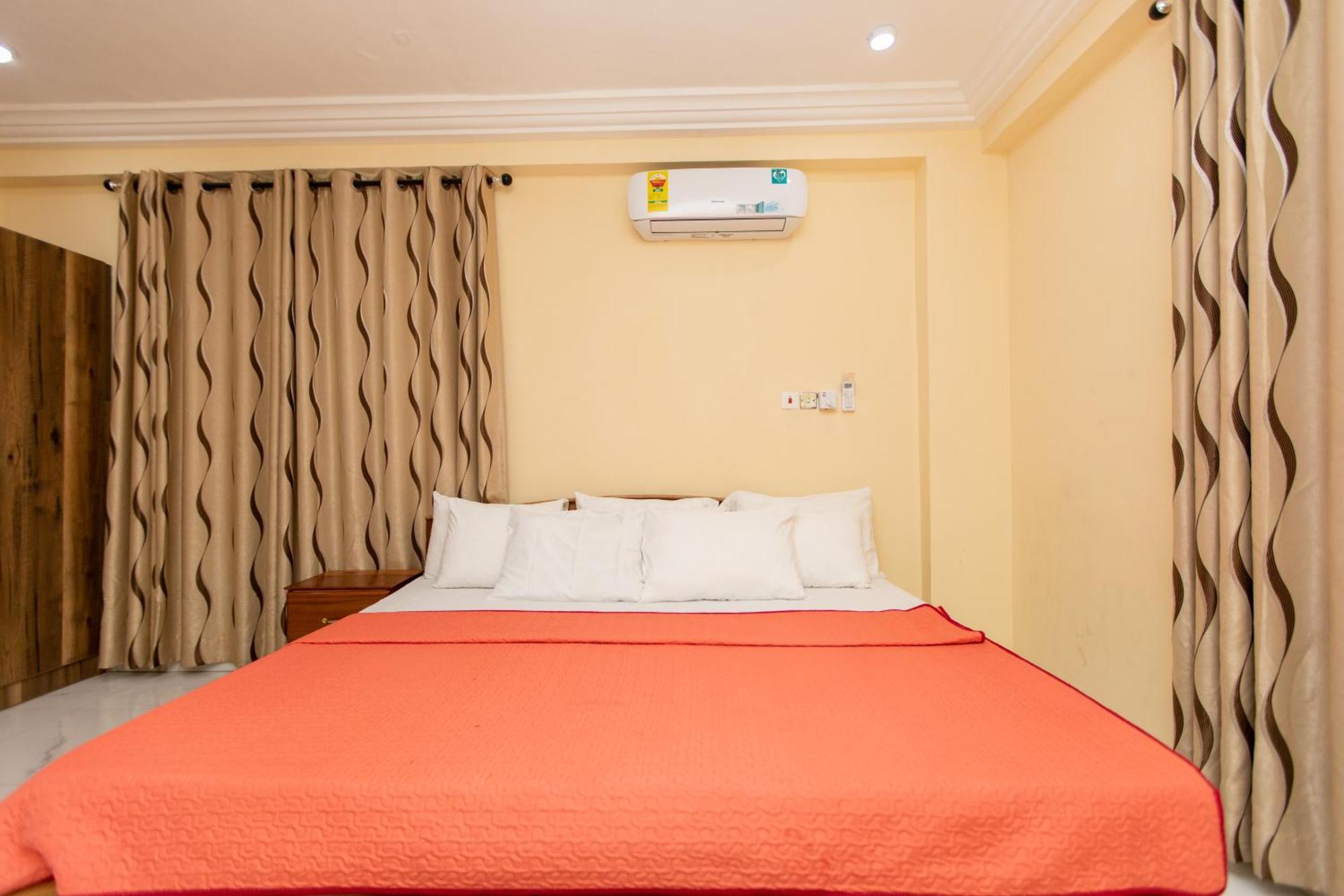 Washington Apartments - Just 25Mins Drive From The Airport Kwashieman Exterior photo